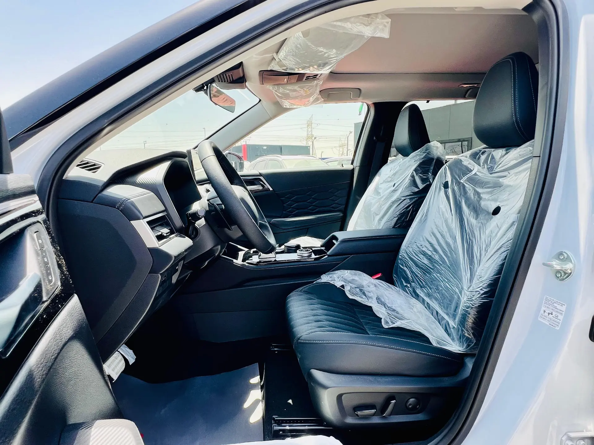 MITSUBISHI OUTLANDER9.webp