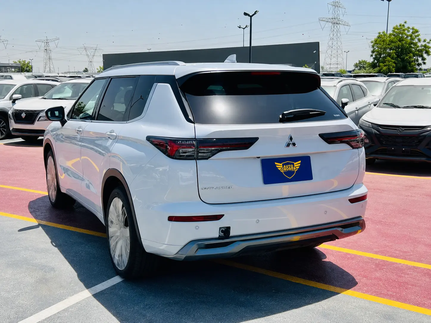 MITSUBISHI OUTLANDER4.m.webp
