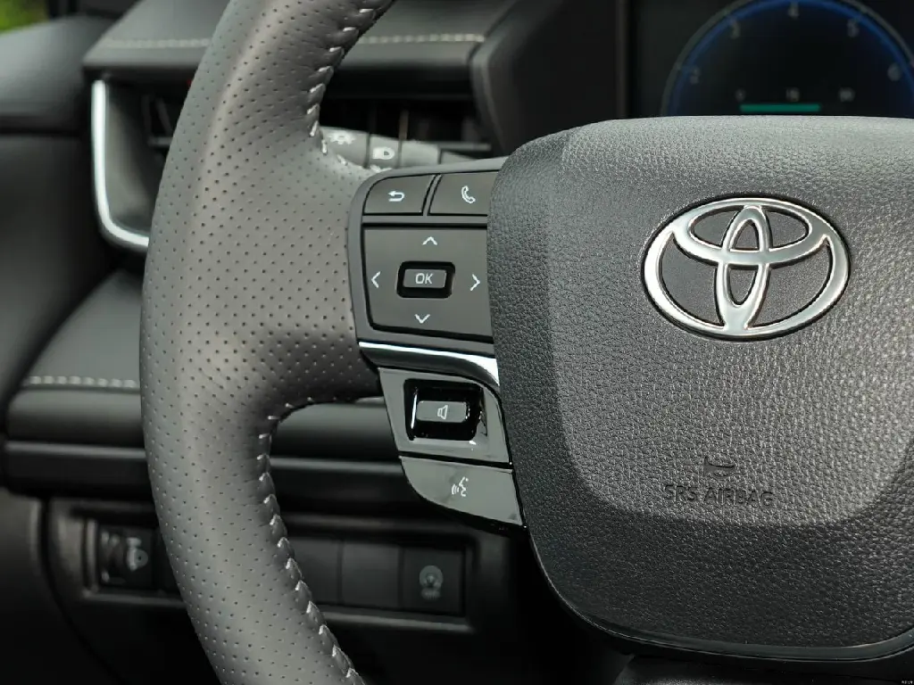 CAMRY SPORT 2.0L9.webp
