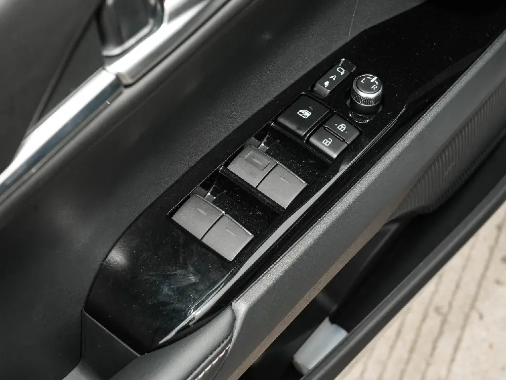 CAMRY SPORT 2.0L13.webp