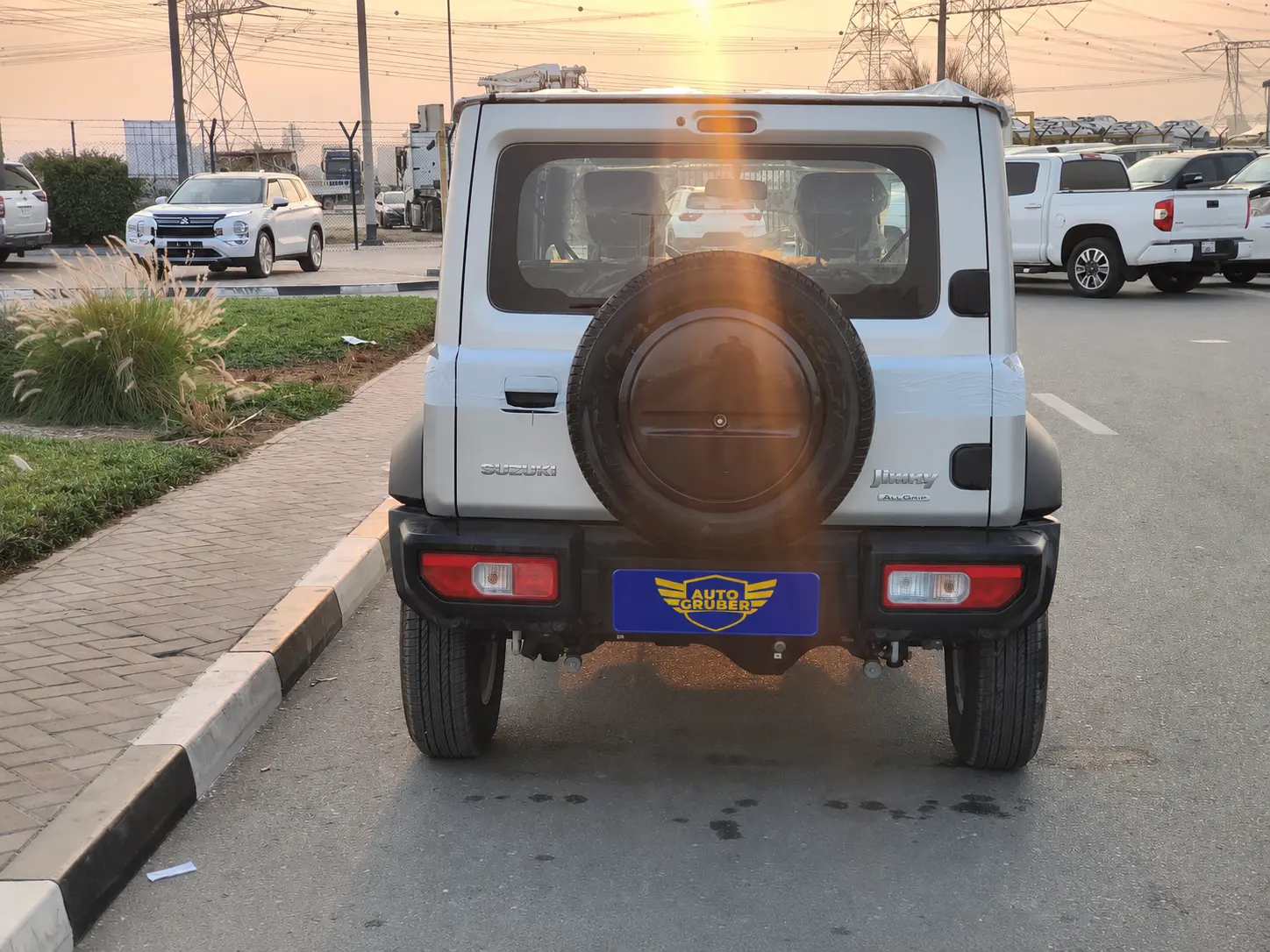 SUZUKI JIMNY GL M:T GCC SILVER 2026 *MANUAL*4.webp