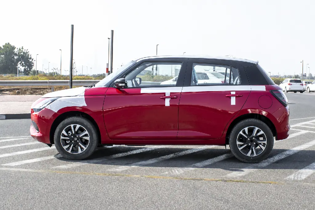 SUZUKI SWIFT RED BLACK DUAL TONE 20251.webp