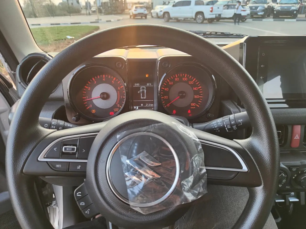 SUZUKI JIMNY GL M:T GCC SILVER 2026 *MANUAL*10.webp