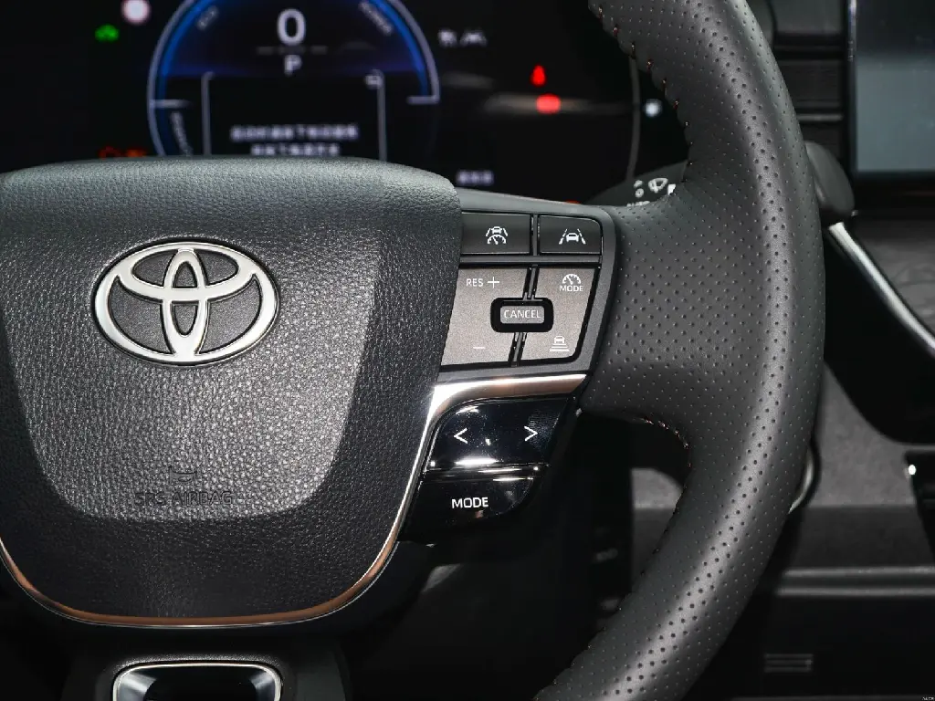 CAMRY 2.0 HYBRID LUXURY9.webp
