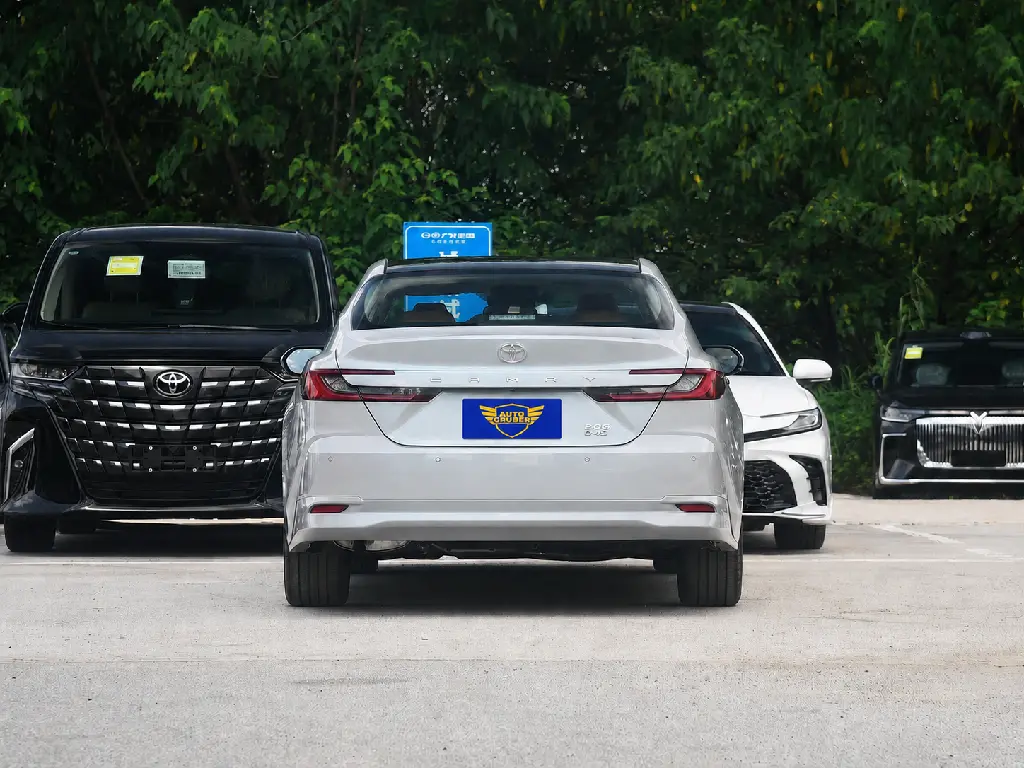 Toyota Camry Hybrid Premium7.webp