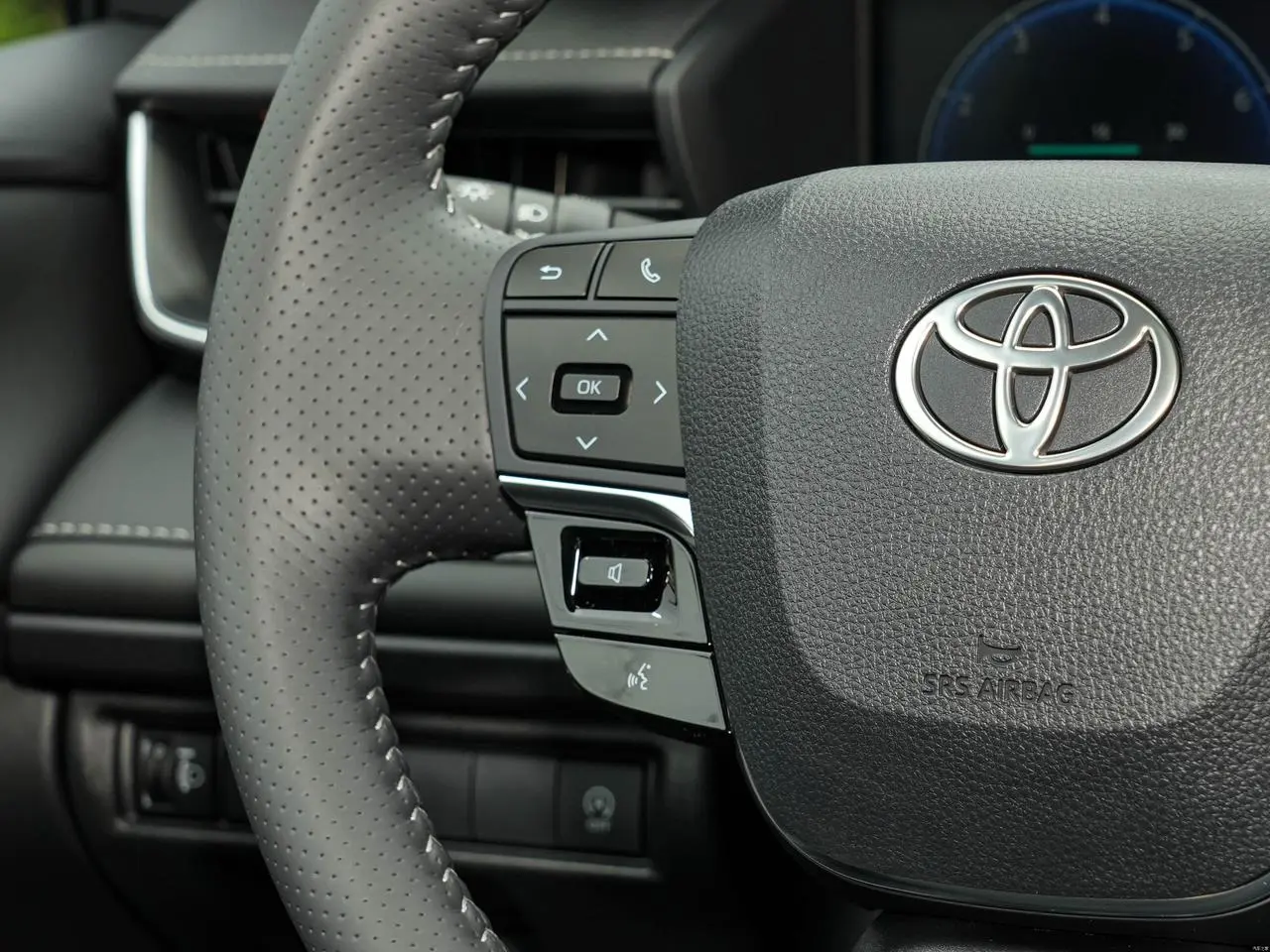 CAMRY SPORT 2.0L9.webp