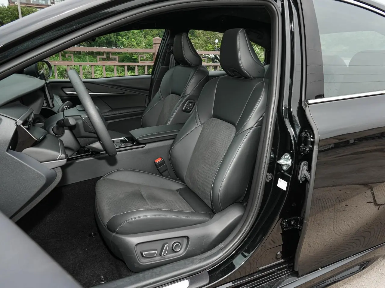 CAMRY SPORT 2.0L12.webp