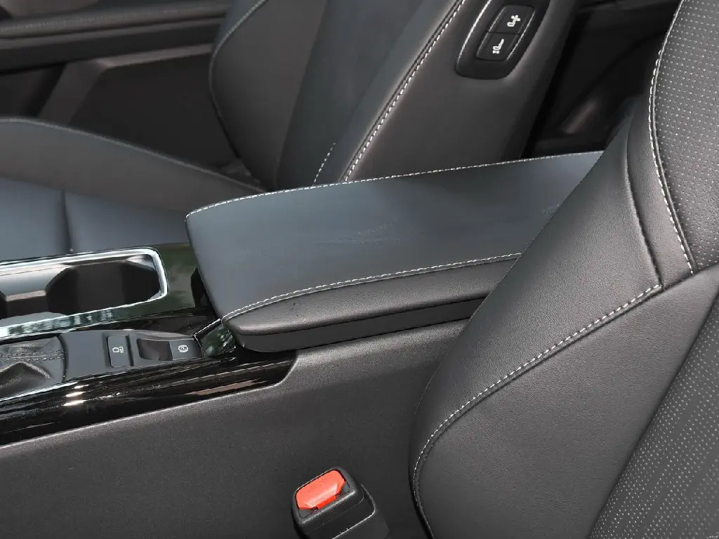 Toyota Camry Hybrid Premium19.webp