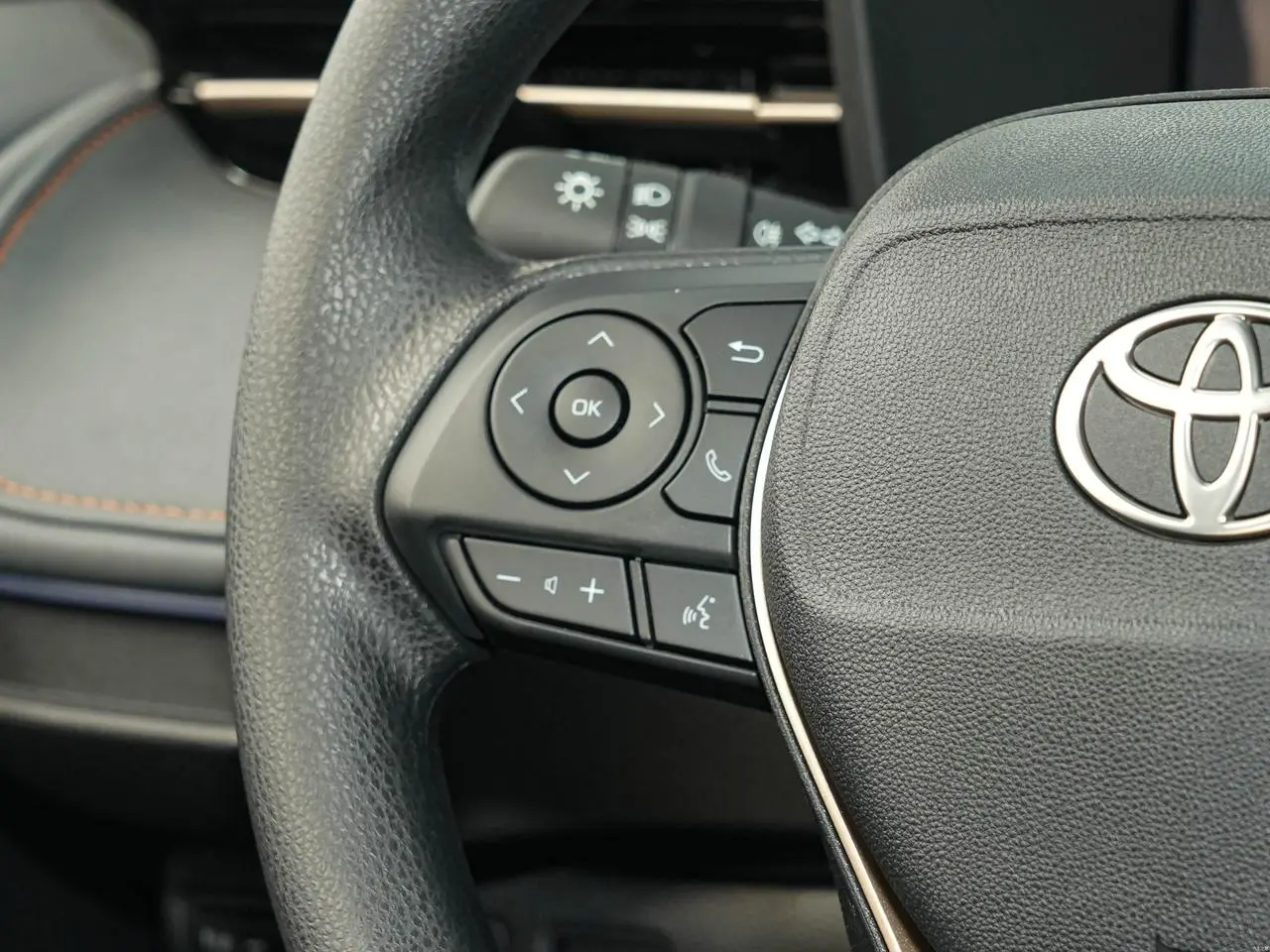 COROLLA 1.8L HYBRID ELITE6.webp
