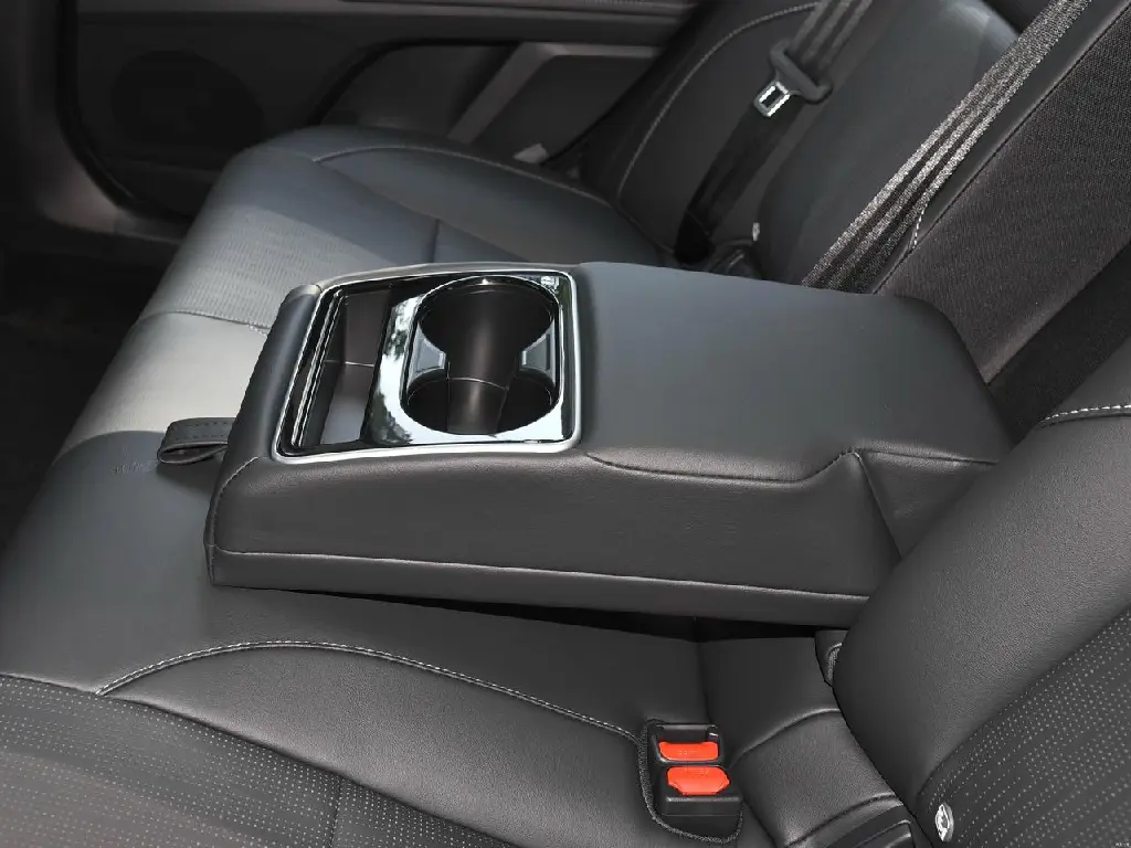 Toyota Camry Hybrid Premium23.webp