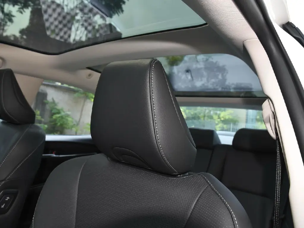 Toyota Camry Hybrid Premium18.webp