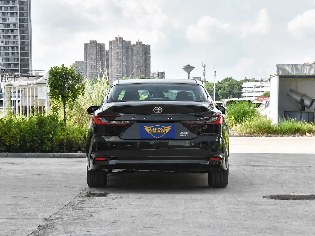 Toyota Camry Hybrid Premium3.webp