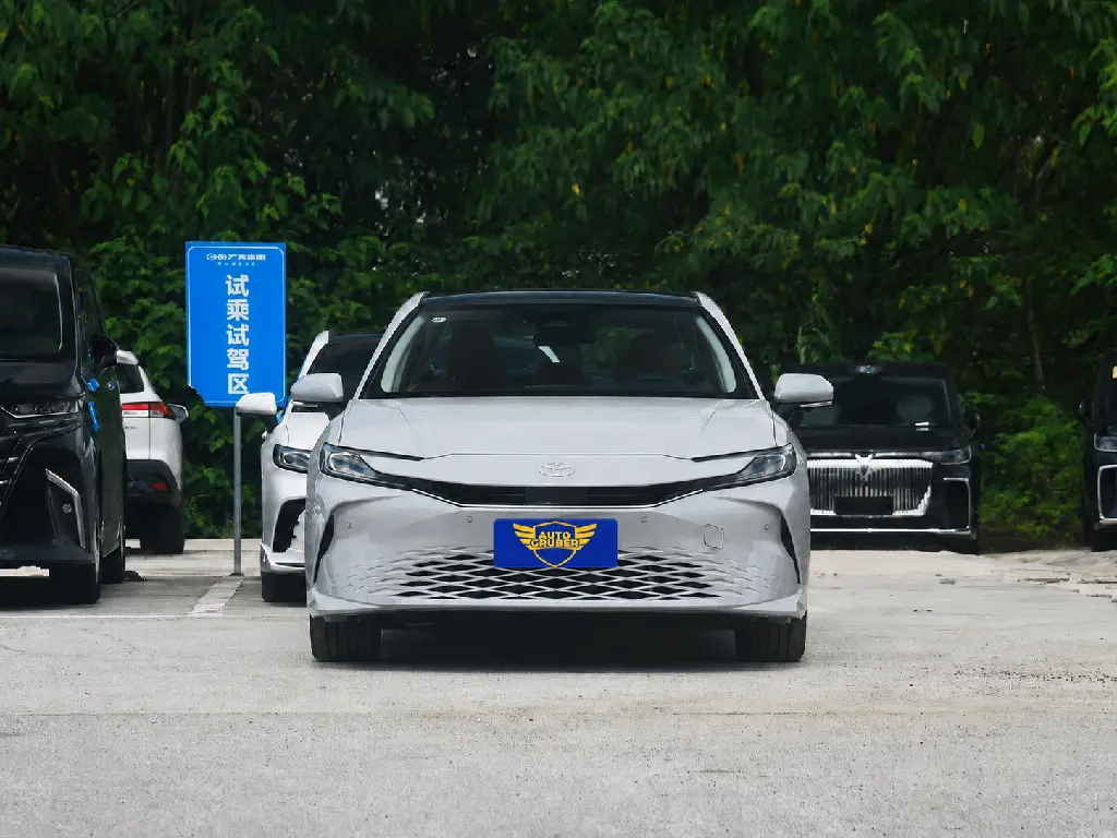 Toyota Camry Hybrid Premium6.webp