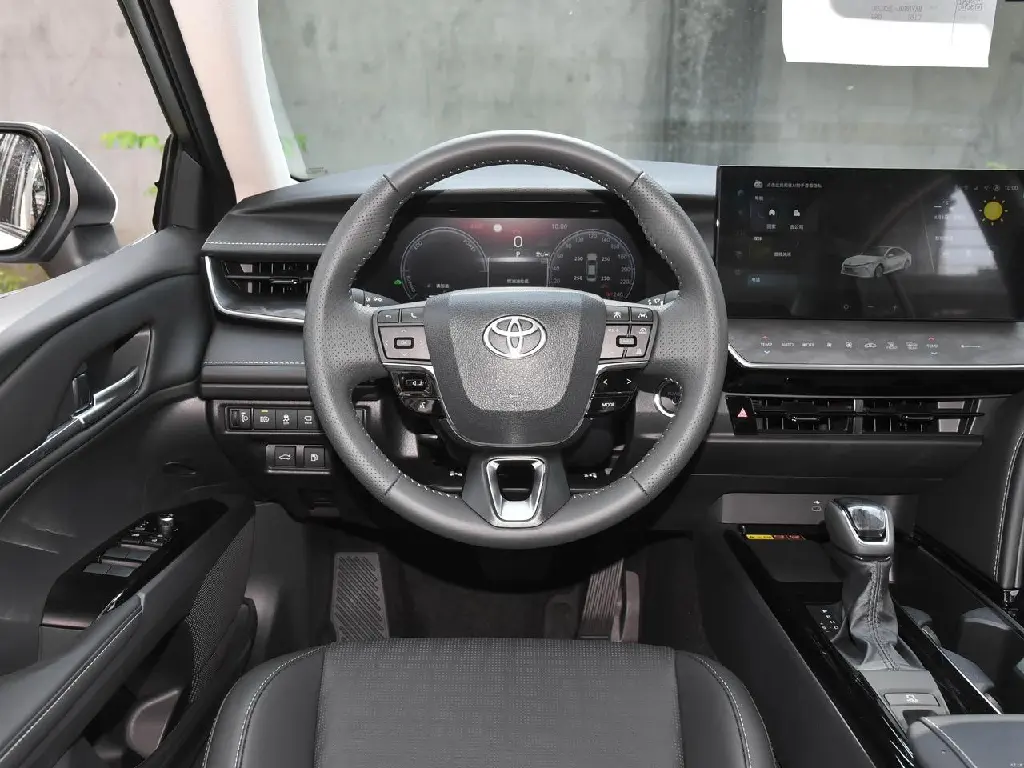 Toyota Camry Hybrid Premium9.webp