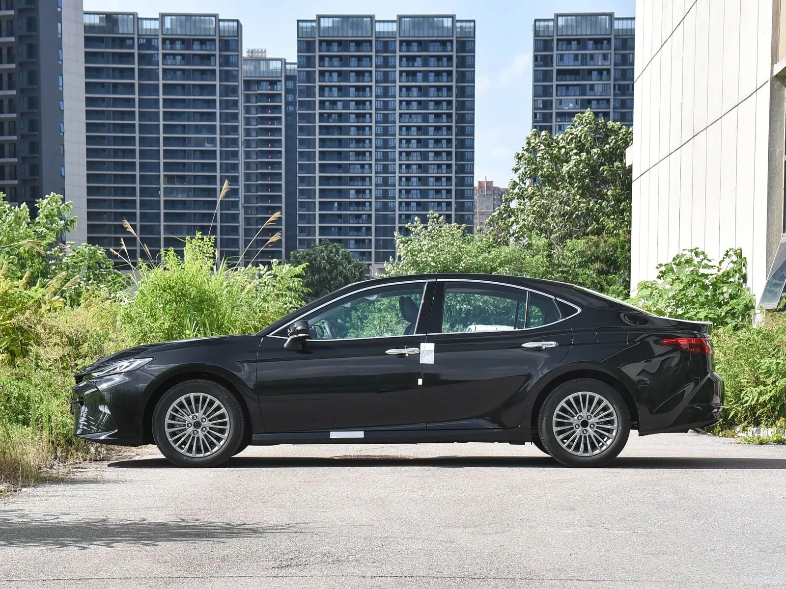 CAMRY 2.0 HYBRID LUXURY5.webp