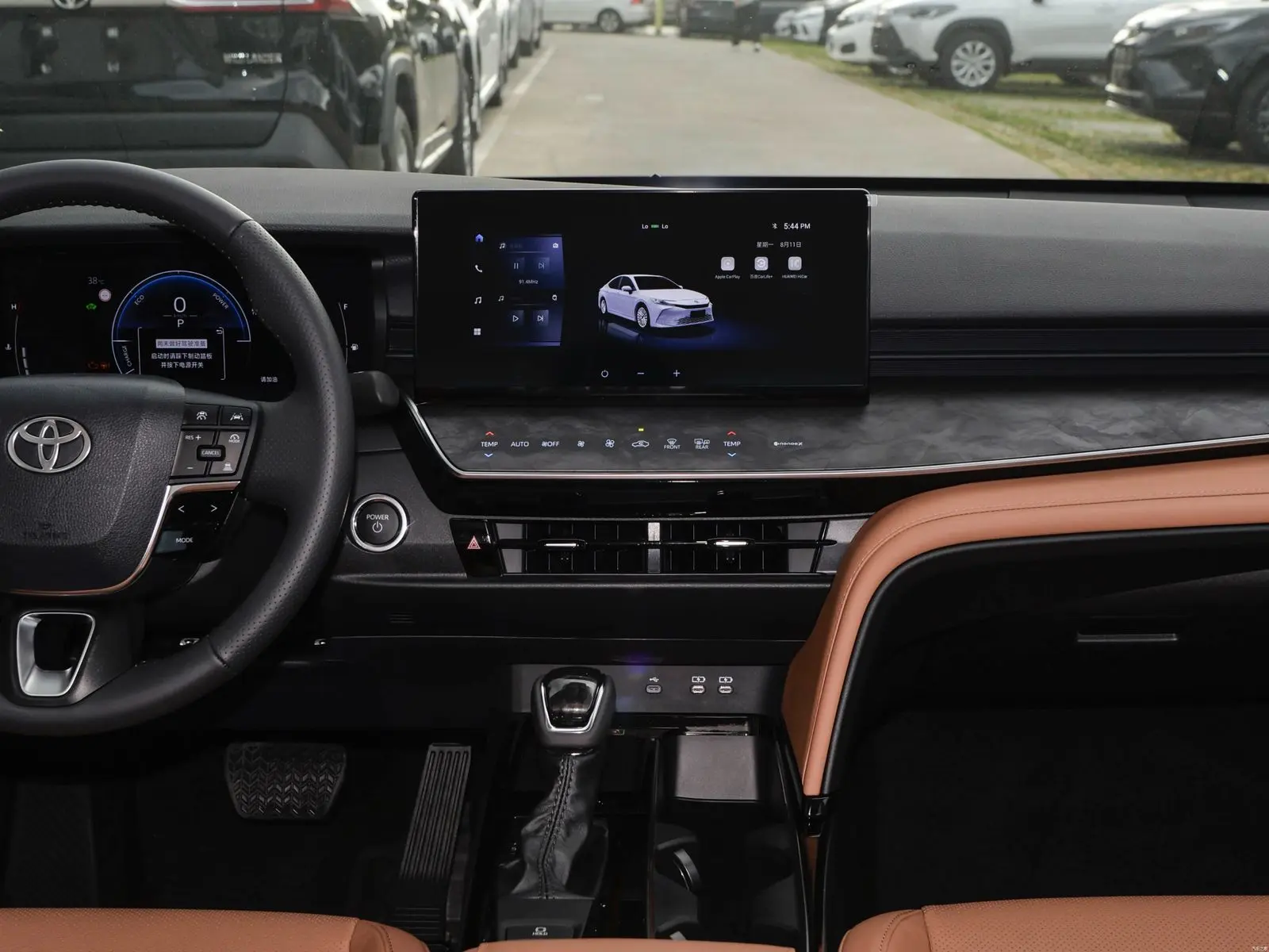 CAMRY 2.0 HYBRID LUXURY11.webp