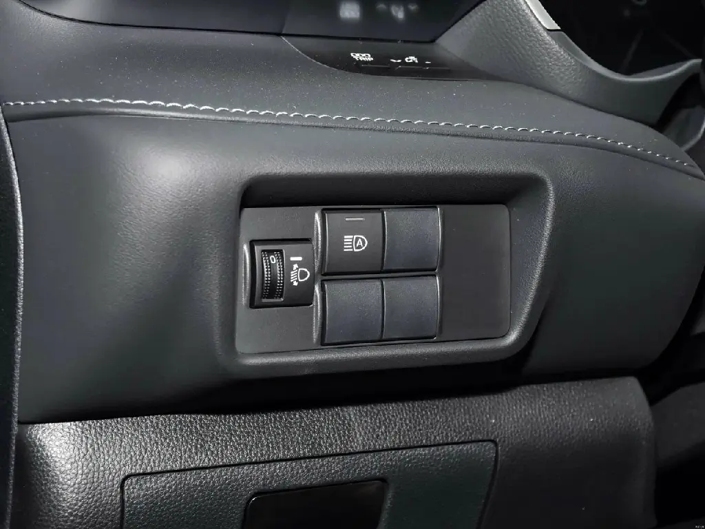 HIGHLANDER 2.5 HYBRID 7 SEAT12.webp