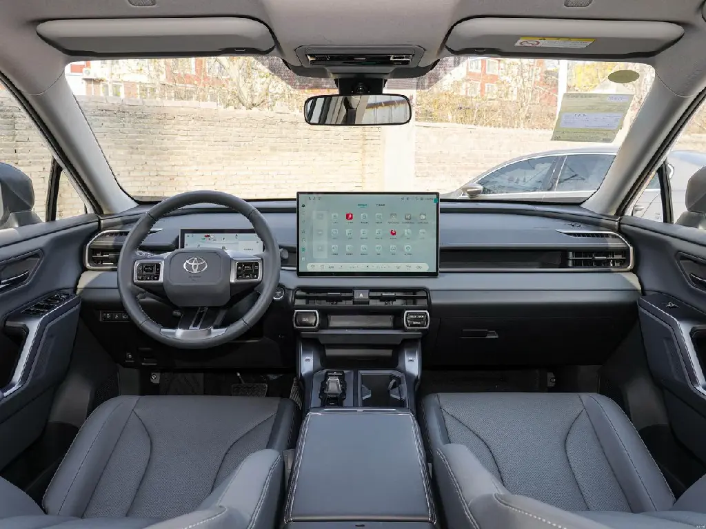 RAV4 2.5L HIBRIDA 4WD LUXURY6.webp