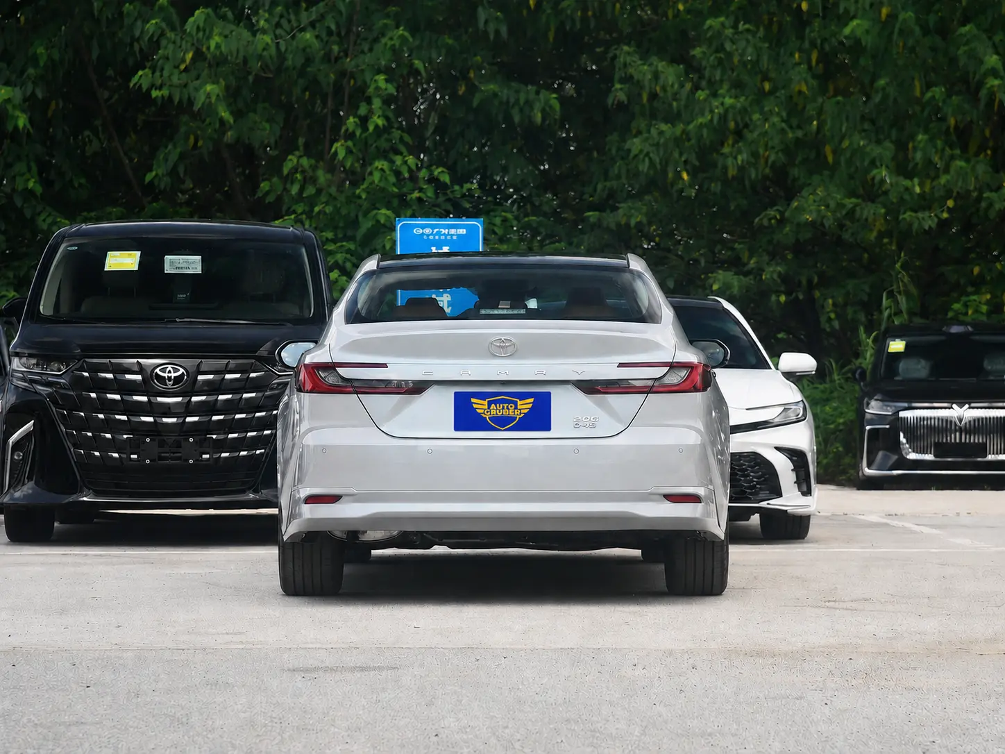 Toyota Camry Hybrid Premium7.webp