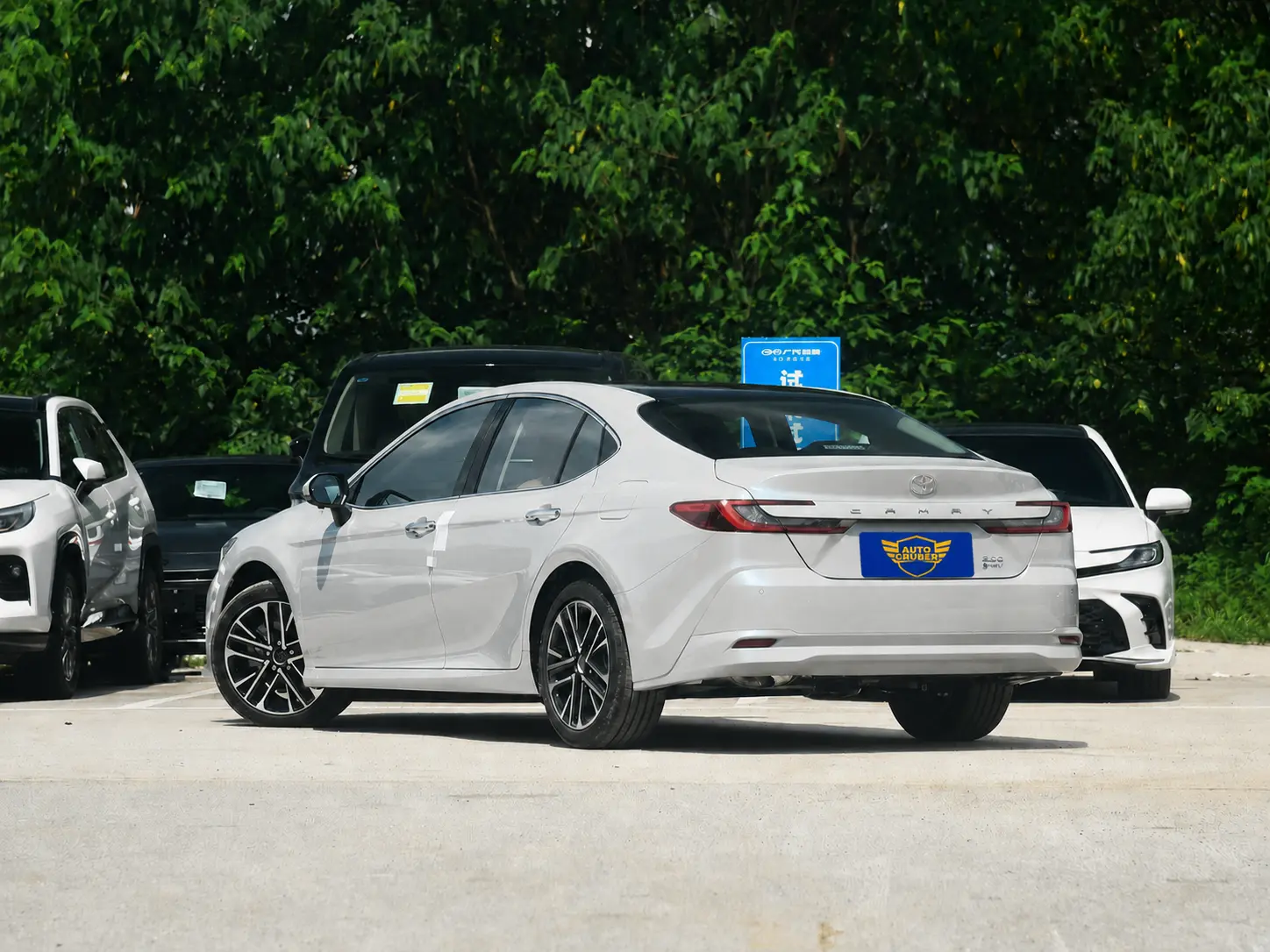 Toyota Camry Hybrid Premium4.webp
