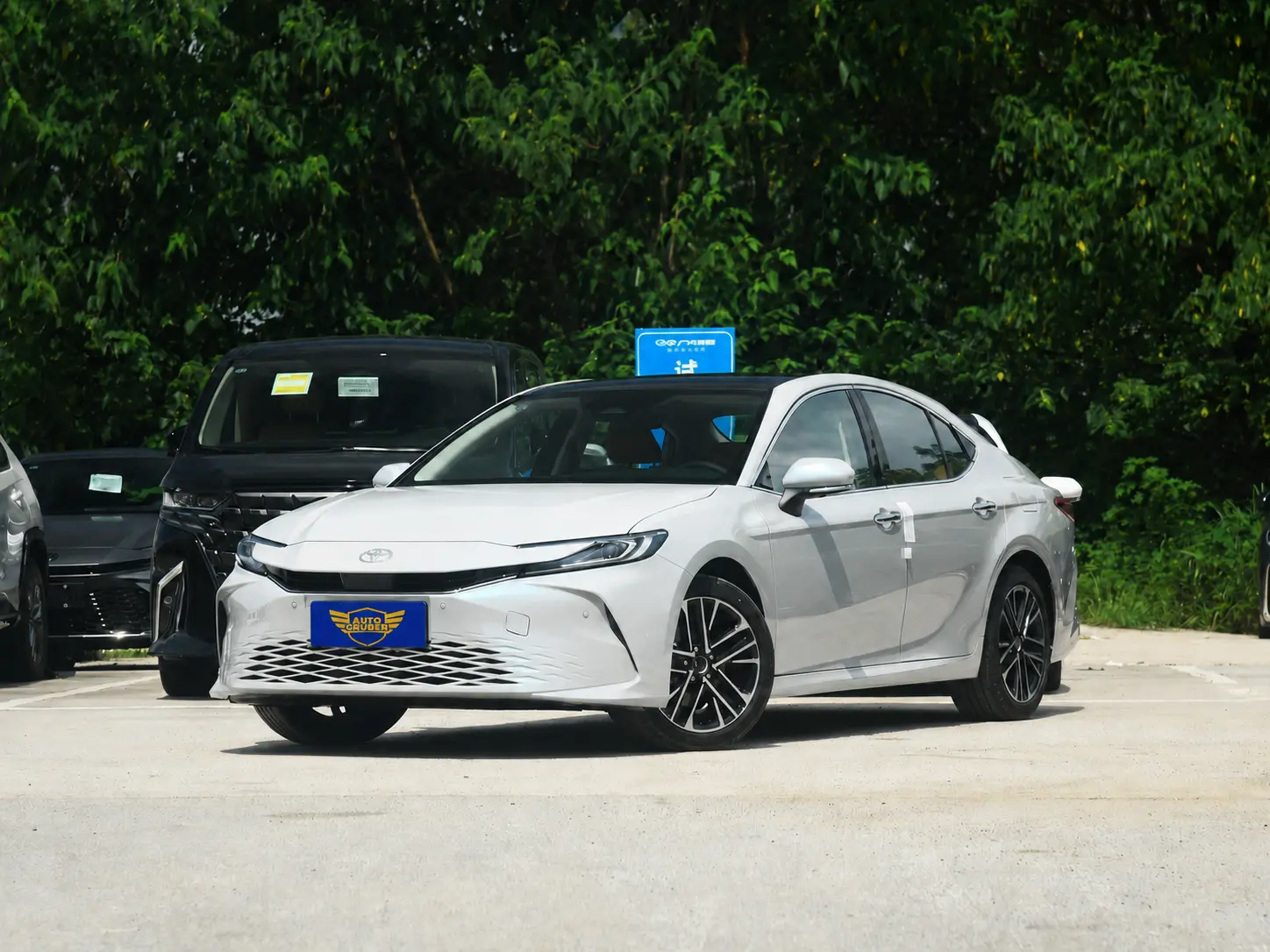 Toyota Camry Hybrid Premium5.webp