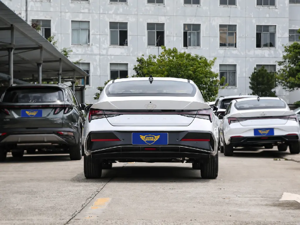 ELANTRA 1.5 PETROL LUX2.webp