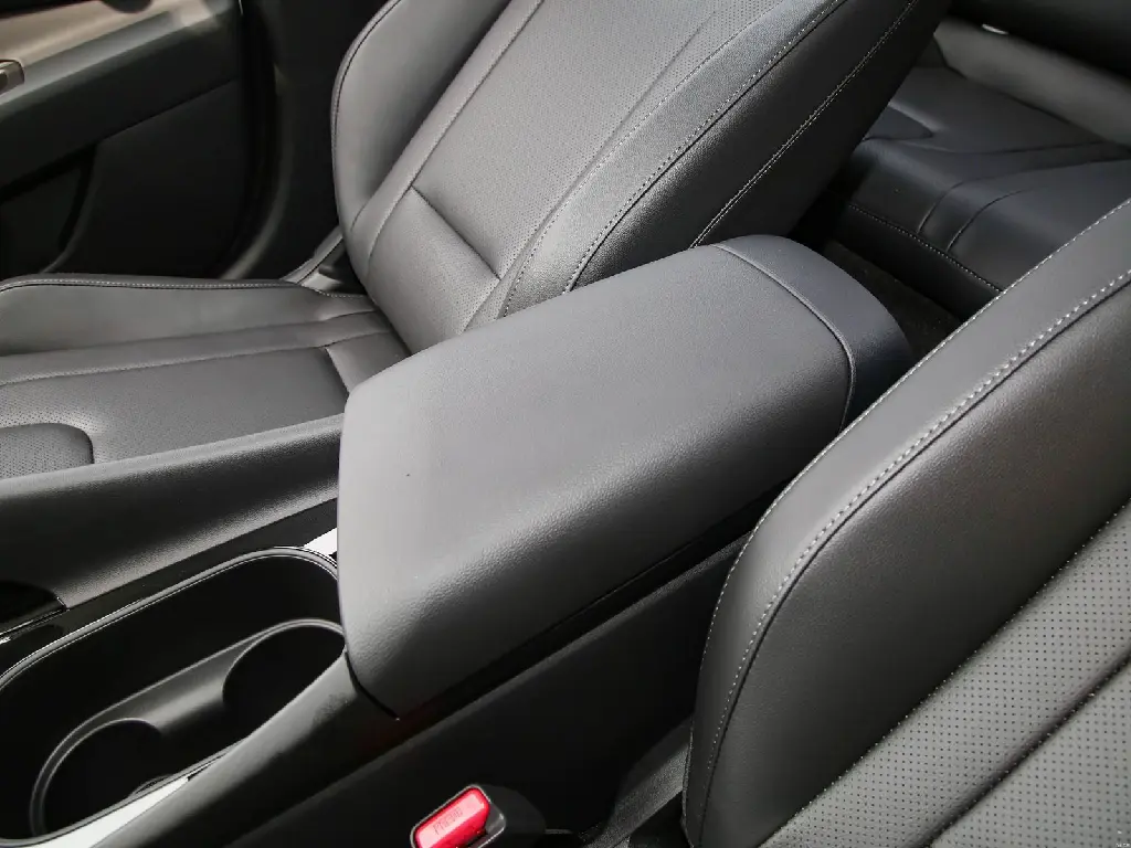 ELANTRA 1.5 PETROL LUX11.webp