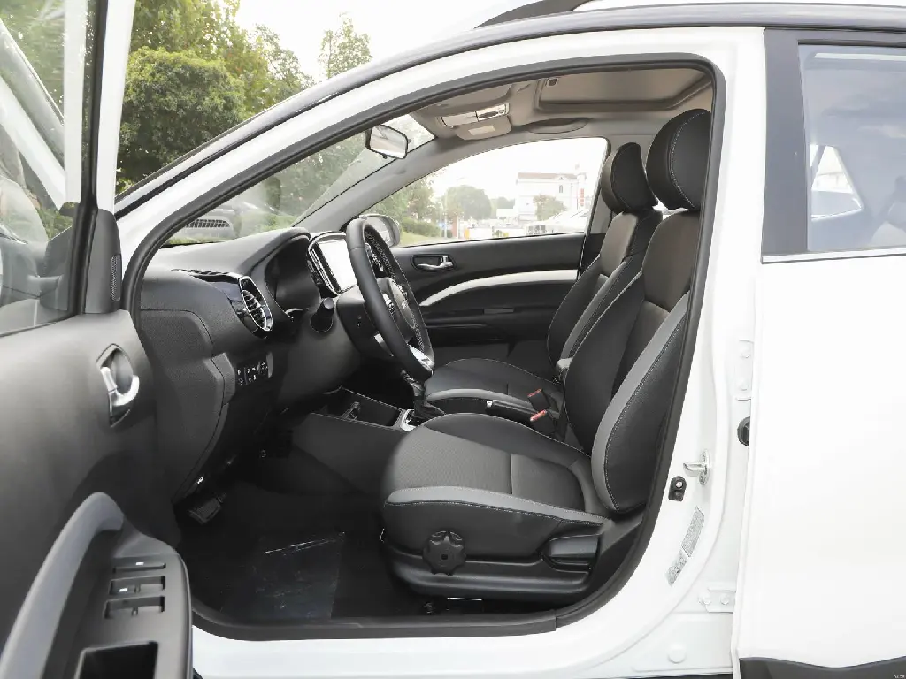 KIA KX1 SUNROOF11.webp