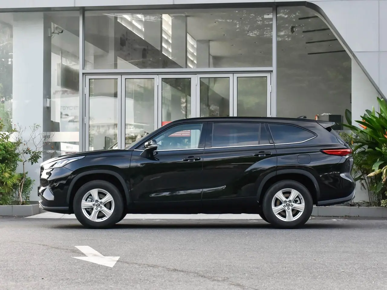 HIGHLANDER 2.5 HYBRID 7 SEAT5.webp