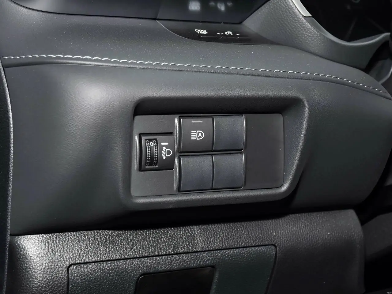 HIGHLANDER 2.5 HYBRID 7 SEAT12.webp