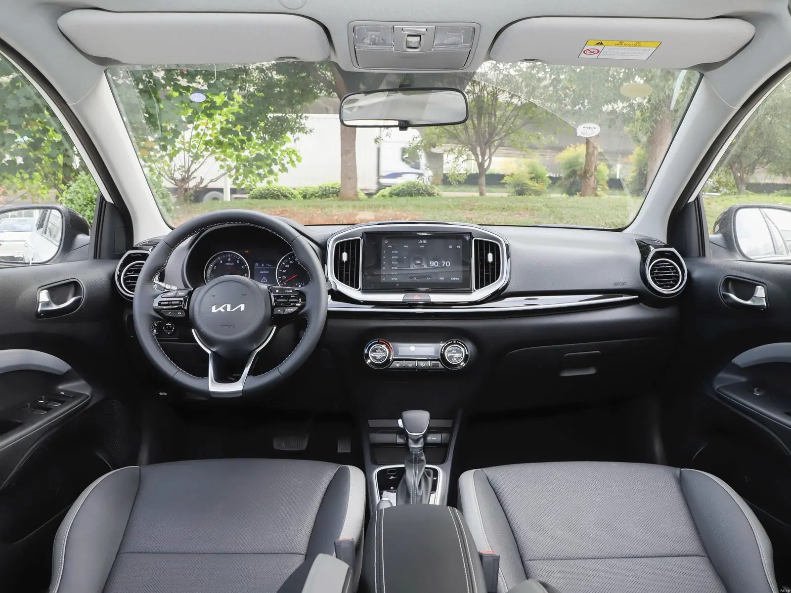 KIA KX1 SUNROOF12.webp
