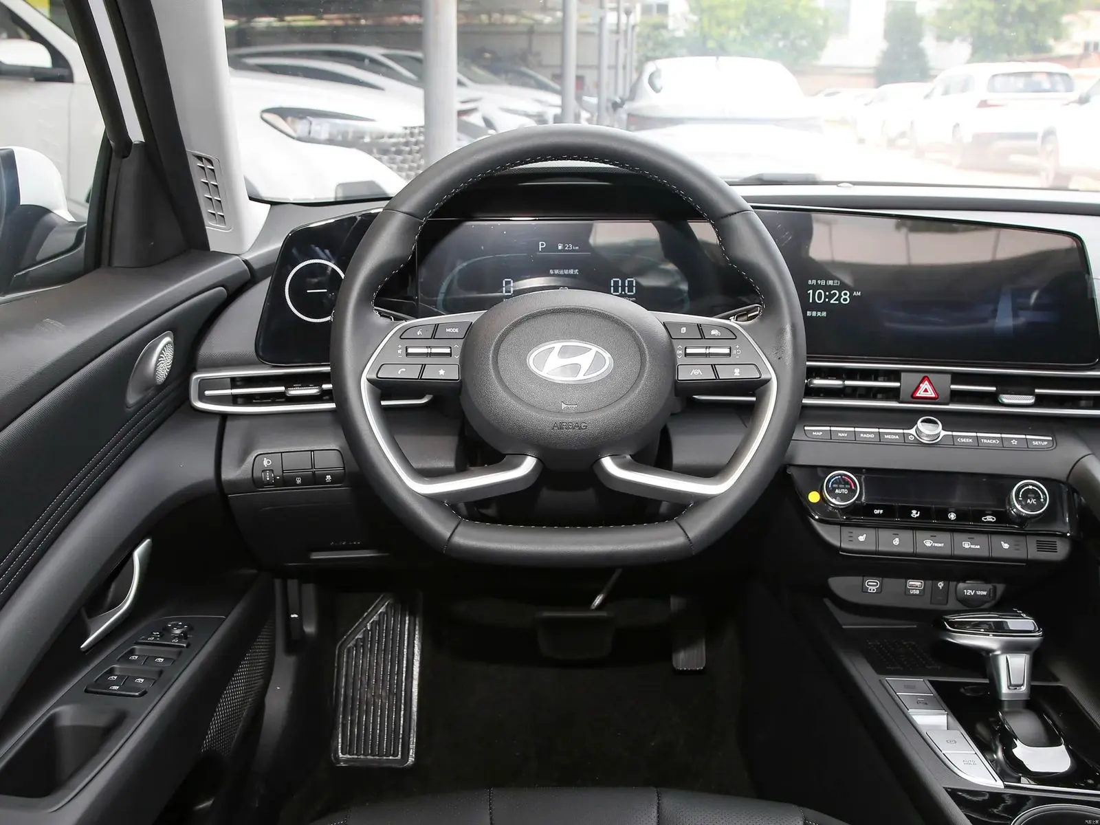 ELANTRA 1.5 PETROL LUX5.webp