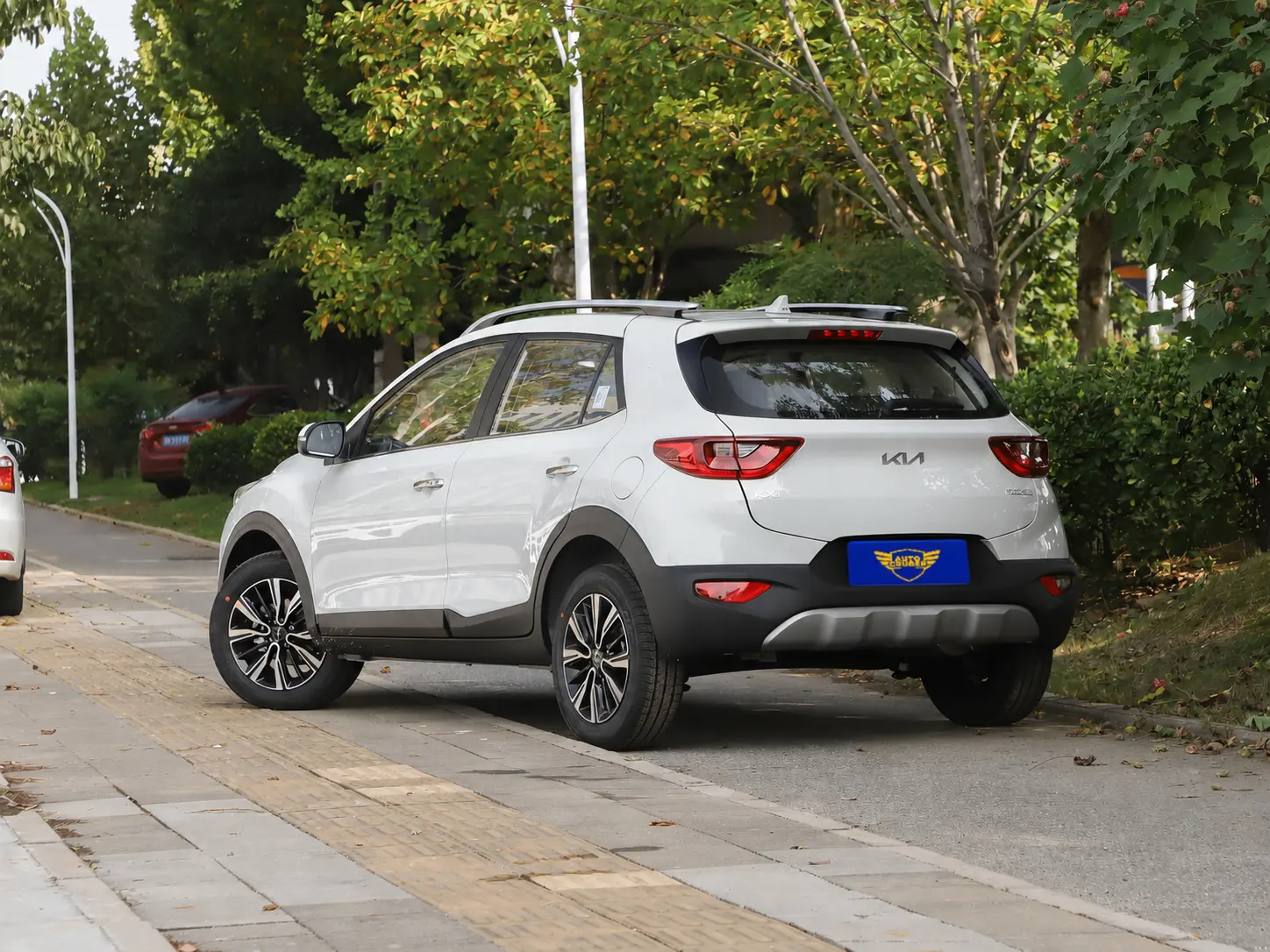 KIA KX1 SUNROOF3.webp