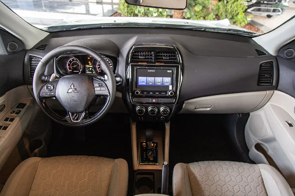 Mitsubishi ASX GCC 2026 black 4WD18.webp