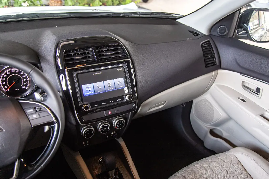 Mitsubishi ASX GCC 2026 black 4WD12.webp