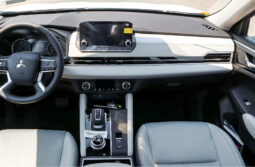 Mitsubishi Outlander 4×2 2025 Básica lleno