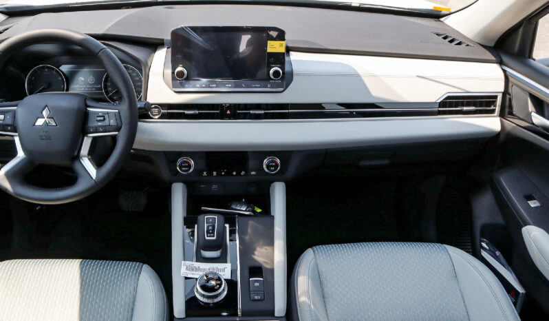 Mitsubishi Outlander 4×2 2025 Básica lleno