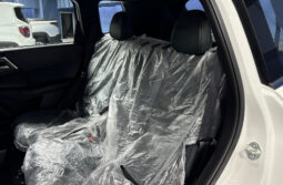 Mitsubishi Outlander 4WD Mid Option 2025 lleno