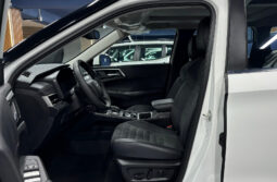 Mitsubishi Outlander 4WD Mid Option 2025 lleno