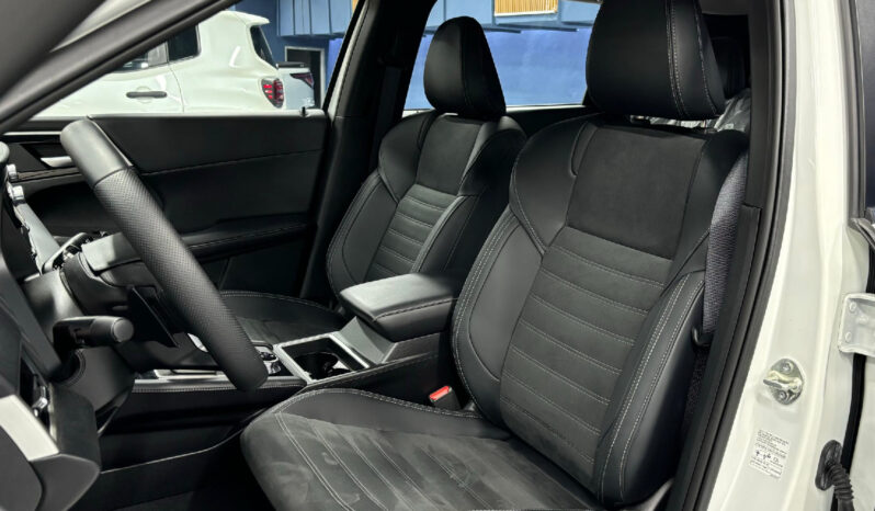 Mitsubishi Outlander 4WD Mid Option 2025 lleno