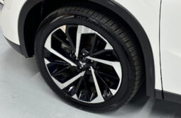 Mitsubishi Outlander 4WD Mid Option 2025 lleno