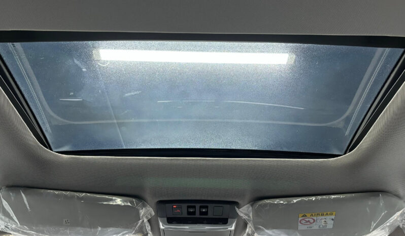 Mitsubishi Outlander 4WD Mid Option 2025 lleno