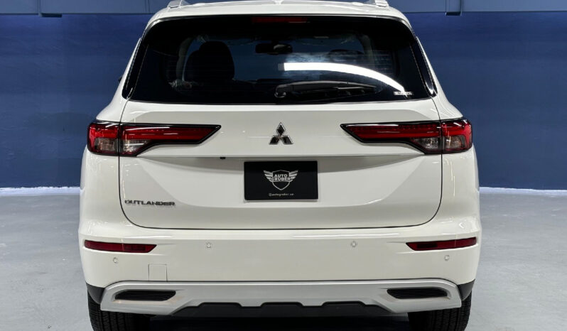 Mitsubishi Outlander 4WD Mid Option 2025 lleno