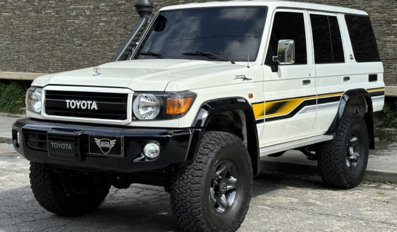 Toyota Land Cruiser LC71 2022 lleno