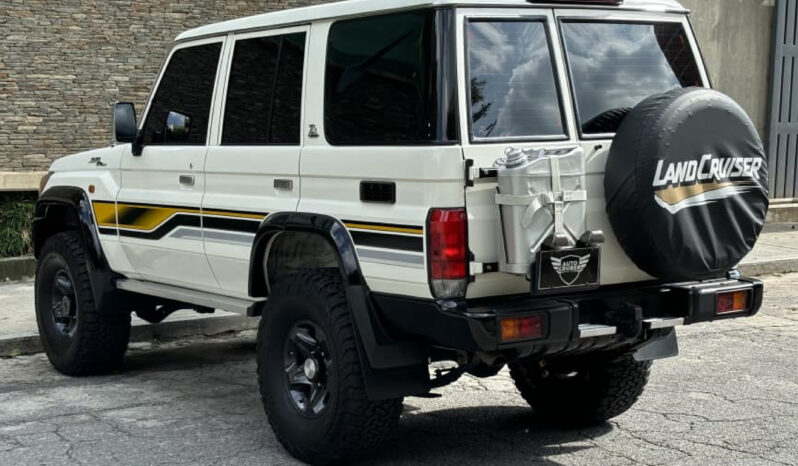 Toyota Land Cruiser LC71 2022 lleno