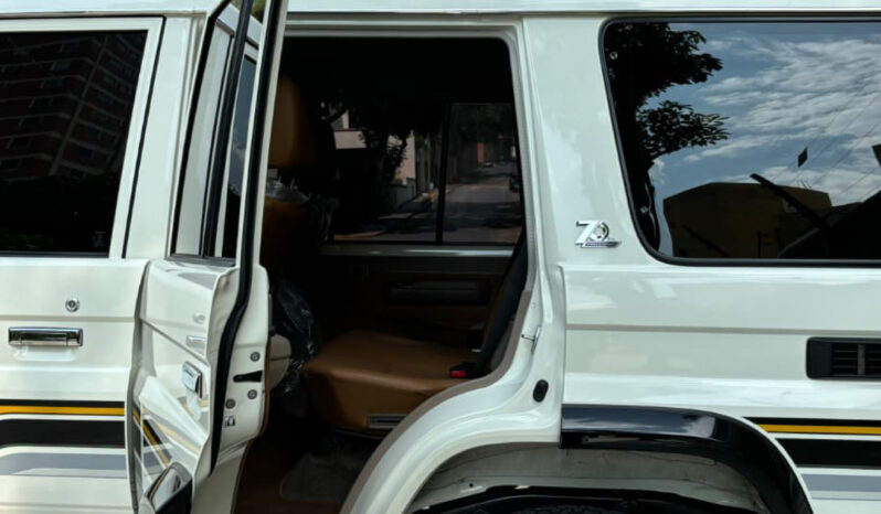 Toyota Land Cruiser LC71 2022 lleno