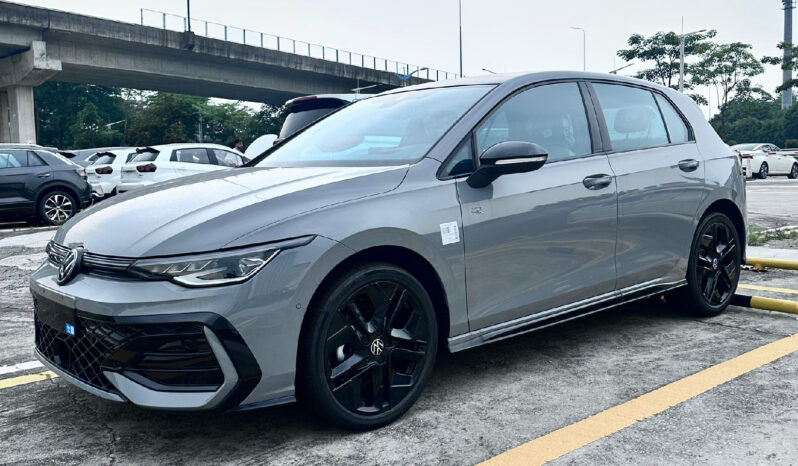 Volkswagen Golf 2025 lleno