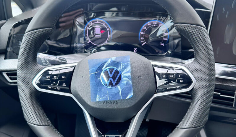 Volkswagen Golf 2025 lleno