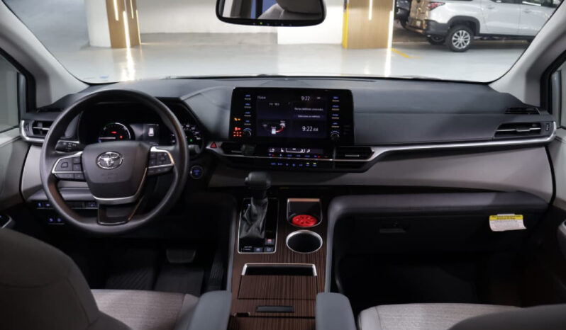 Toyota Sienna 2021 lleno