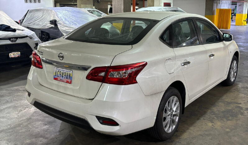 Nissan Sylphy 2025 lleno